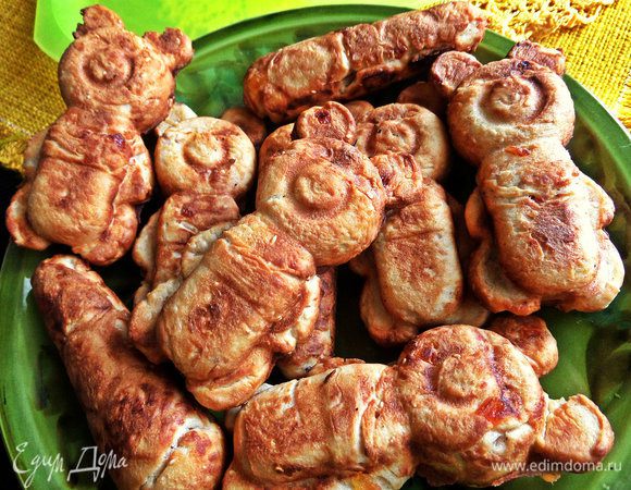 По вкусу мишки напоминают кексы, можно попробовать и в формочках для кексов испечь, у кого нет такой железной формы.