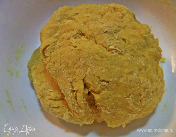 Замешиваем тесто в колобок, накрываем и убираем в тепло на 1,5-2 часа.