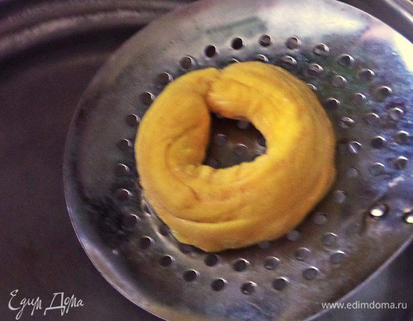 Кипятим одновременно с лепкой воду с содой.