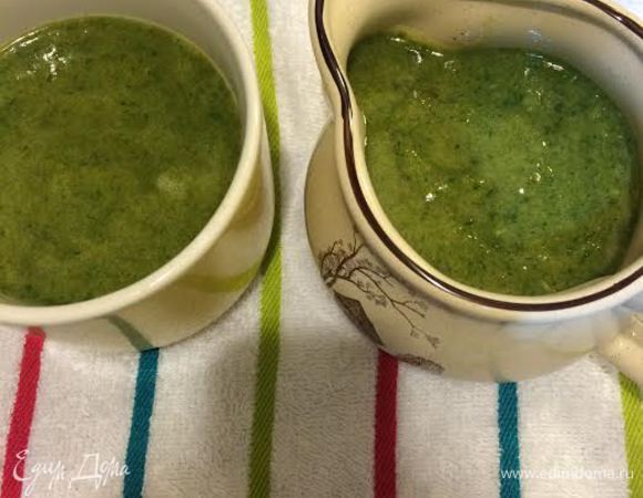 Перелить и хранить в холодильнике. Молодое ткемали можно хранить в холодильнике не более 7 дней.