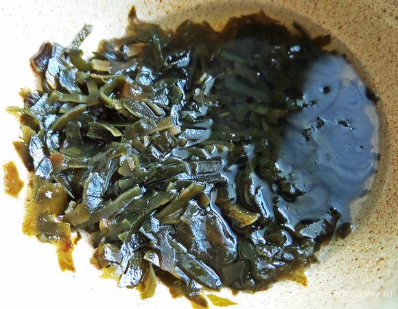 Накрыть, дать постоять минут 5-10, слить воду и капуста, как свежая!