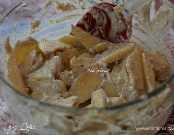 Добавить яблоки и все перемешать.