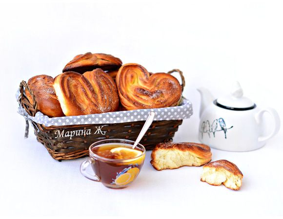 Выпекать в заранее прогретой до 180°C духовке до золотистого цвета, примерно 25 минут.
Благодарю за рецепт Грунина Сергея.