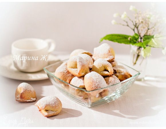 Готовые подушечки вместе с бумагой переложить на решетку.