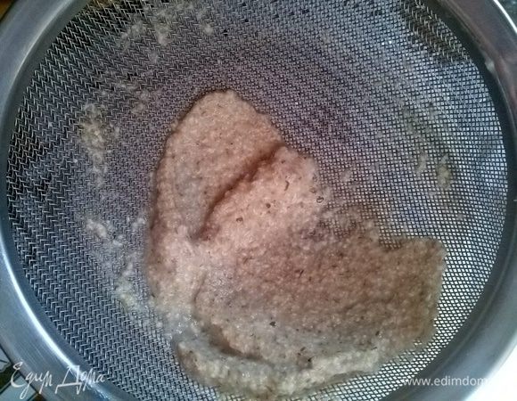 Оставшийся жмых добавляю в выпечку или варю кашу.