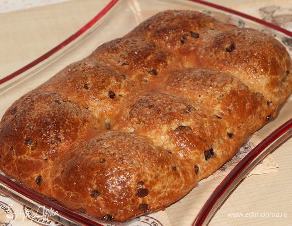 Духовка разогрета до 180°C, выпекаем на верхнем уровне 1 час. Может потребоваться и меньше времени: минут через 40 начинайте проверять.