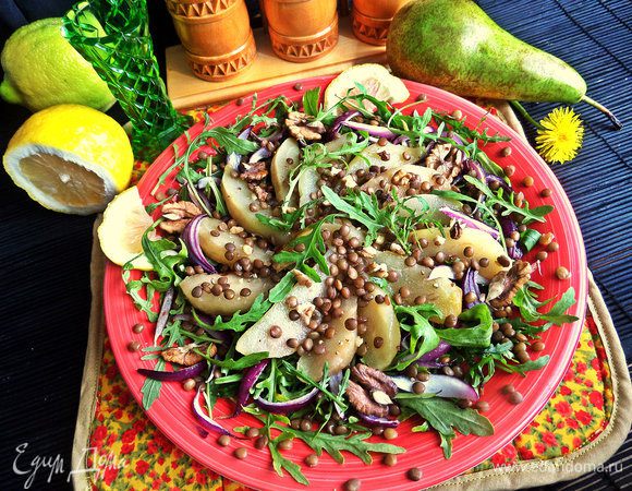 Также рекомендую попробовать салатик от ВикиS. Он с необычным сочетанием и вкусом, этим и привлек меня! Было вкусно))) http://www.edimdoma.ru/retsepty/79979-salat-s-rukoloy-chechevitsey-i-karamelizirovannoy-grushey