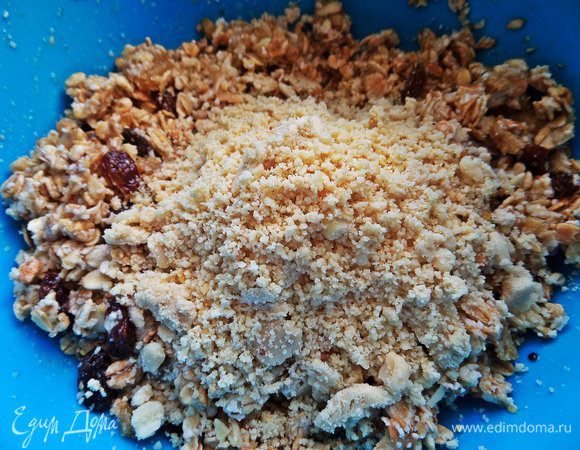 Высыпаем к остальному.