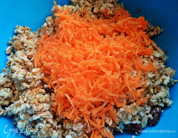 Добавить в тесто.