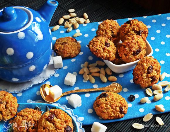 Кстати, морковка не чувствуется, но добавляет сочности. Угощаемся :)