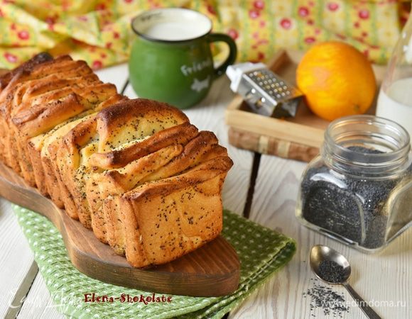 Разогреть духовку до 180°С. 
Выпекать в разогретой духовке в течение 35-40 минут до готовности. Ориентируйтесь по своей духовке! Если верх хлеба будет гореть, прикройте его фольгой. 