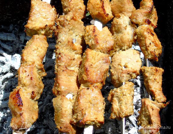 Обжариваем и в конце отставляем на край и заворачиваем в фольгу, оставляем минут на 5 и тут-же подаем)