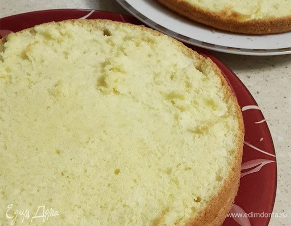 Затем разрезать на 3 коржа.