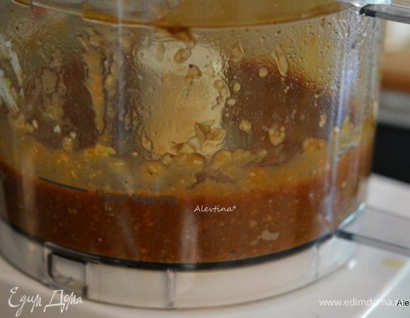 Порубить в кухонном процессоре насадка нож все для соуса. Горчица обычная желтая.