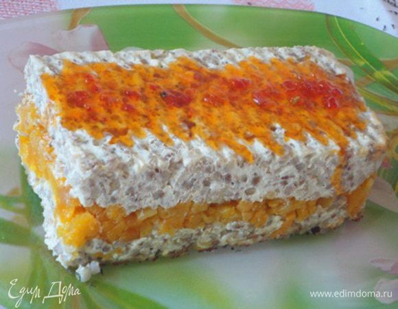 Подаем с медом или любимым вареньем. Мне гречневик показался недостаточно сладким, я ела его с облепиховым вареньем. 