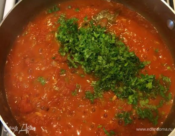 Кинзу мелко порубить, добавить и перемешать.