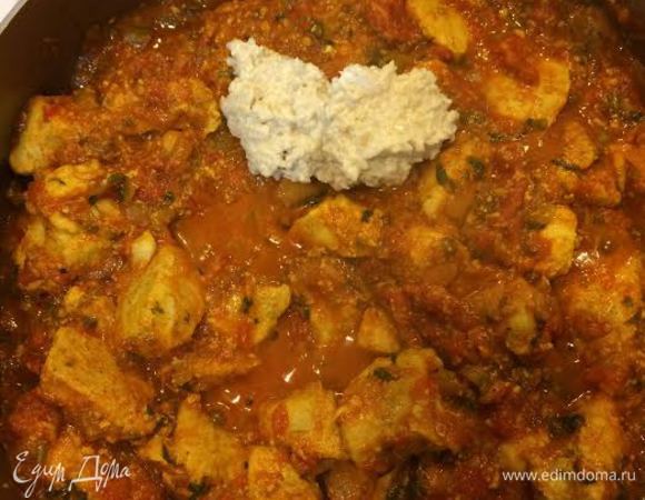 Взбить в чоппере кешью со сливками и добавить к курице. Перемешать.