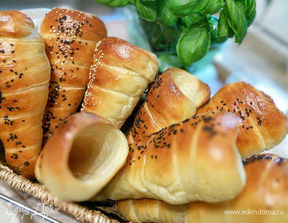 Булочки прямо кричат: "наполни меня чем нибудь вкусненим и съешь!"   