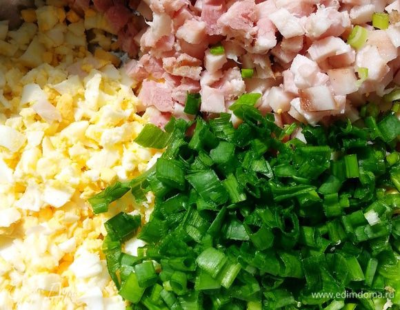 От себя я еще добавила зелень: зеленый лук и можно еще укроп. Очень вкусно!