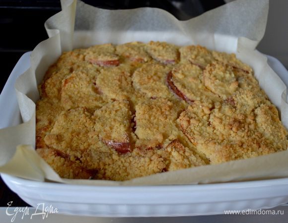 Готовый пирог слегка остудить и можно подавать! 