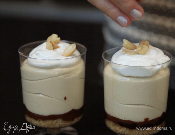 При желании посыпать орешками и какао.