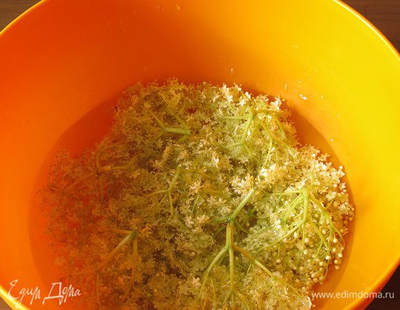 Промываем соцветия и сушим на салфетке.