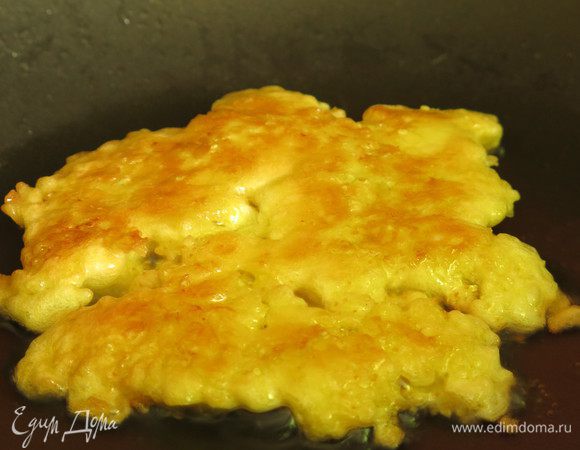 Как только цветы подрумянятся, срезаем соцветия ножницами и переворачиваем.