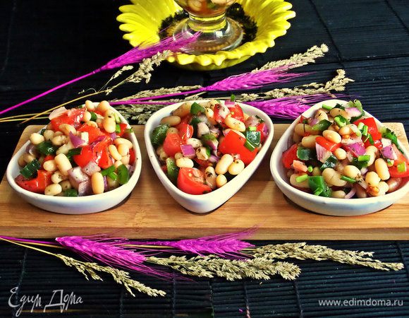 Помещаем сальсу в одно блюдо или раскладываем по мини порциям.