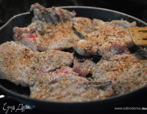 До готовности, один раз перевернув.