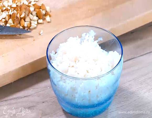 Рис отварить согласно инструкции на упаковке.