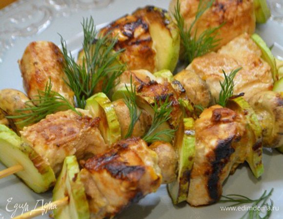 Подавать с отварным рисом.