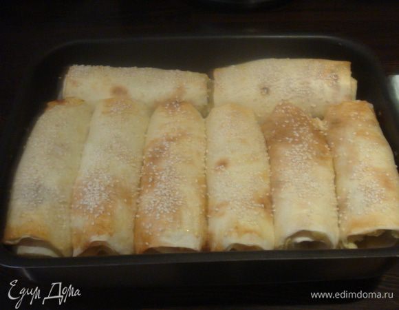 Запекать в заранее разогретой духовке до 200°C 20-25 минут до золотистого цвета.