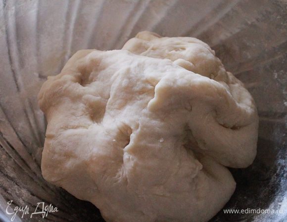 Замешиваем тесто.