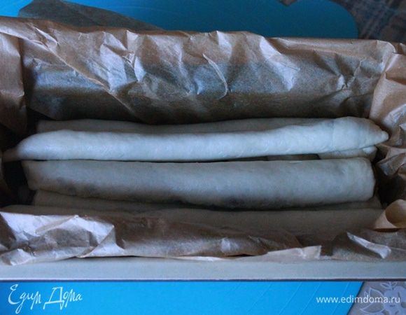 Таким образом делаем десять колбасок и выкладываем в форму.