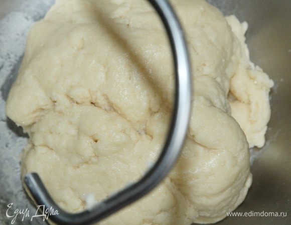 Получится мягкое, приятное на ощупь тесто.