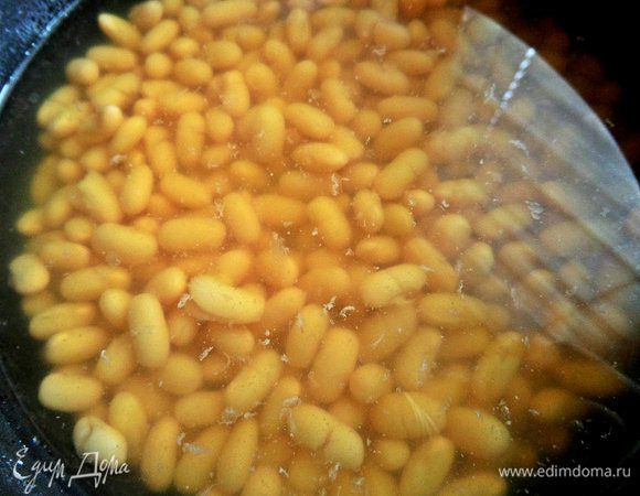 Вместо воды я решила использовать отвар от фасоли. Можно и от картофеля тоже.