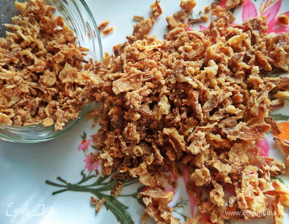 Далее мне захотелось добавить для аромата жареный лук сушеный (2 горсти, а не штуки). Продается в отделах восточной кухни, вкусный до безобразия!