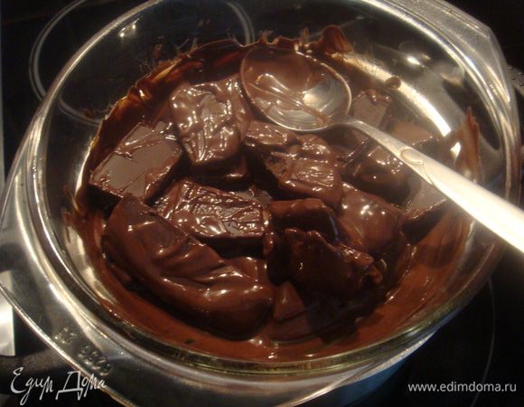 Готовим корзинки. Шоколад топим на водяной бане.