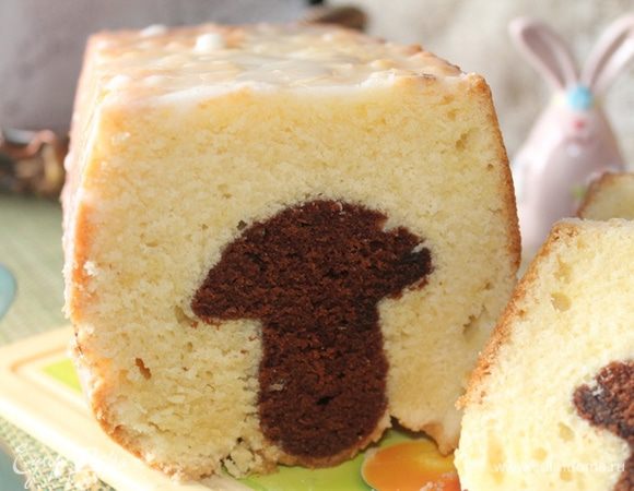 Кекс получается очень нежный. Вот с такой незатейливой и живописной картинкой...

Угощайтесь!