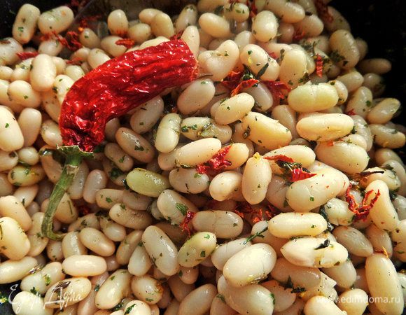 Чили покрошить, кто любит.