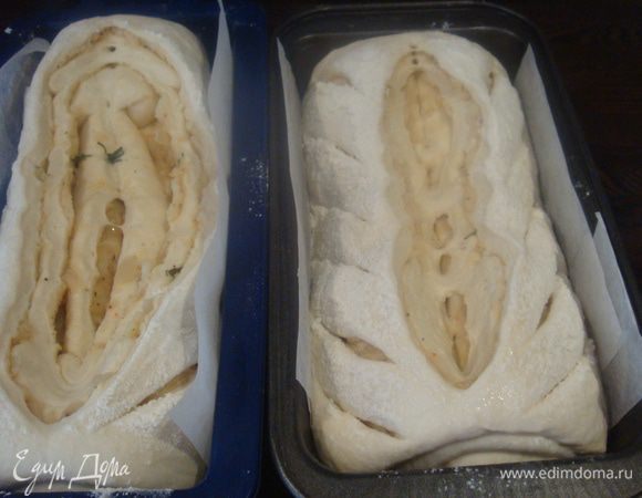 Заготовки хлеба прикроем полотенцем и поставим в теплое место на 30 минут, чтобы подошло.