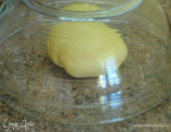 Затем завернуть в пищевую пленку или просто накрыть чашкой и дать отлежаться минут 20.