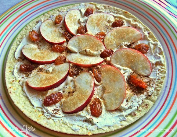 Посыпать верх коричневым сахаром 1-2 ложки.