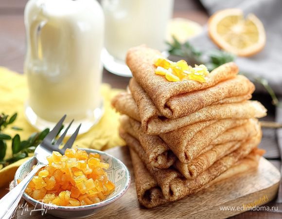 Блины с апельсиновыми цукатами.