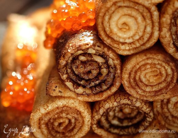 Просто блины с икрой.