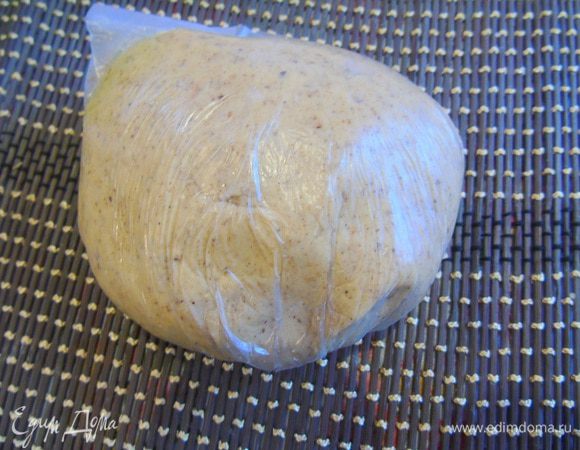 Заверните в пленку и отправьте в холодильник на 1 час.