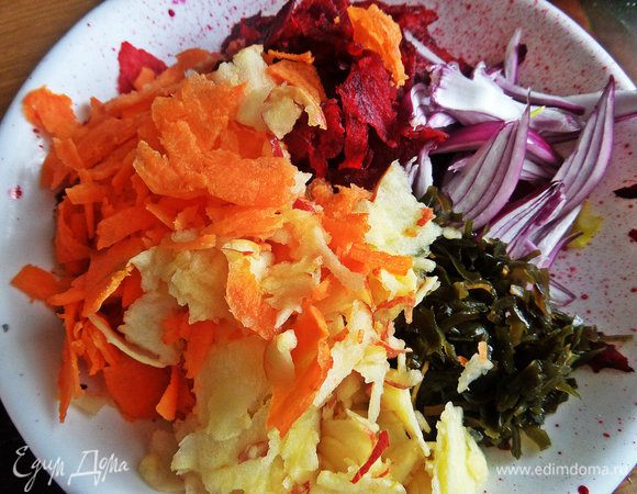 Соединяем все овощи, фрукты.