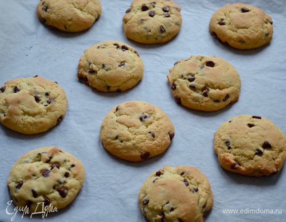 Готовое печенье слегка остудить...