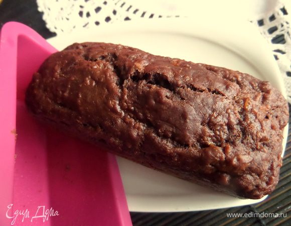 Вот так легко вынимается остывший кекс.