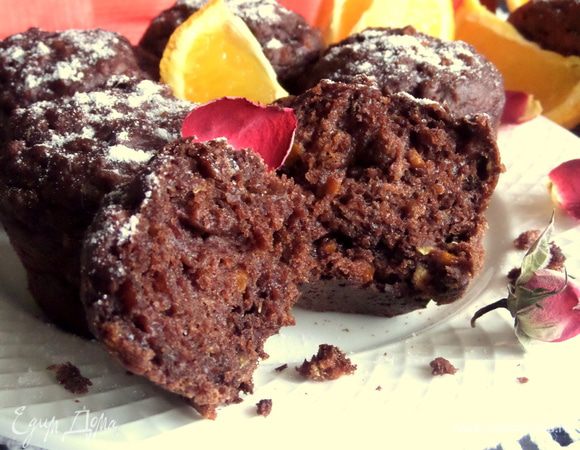 Вот такая у них рыхлая мягкая текстура с кусочками апельсина.